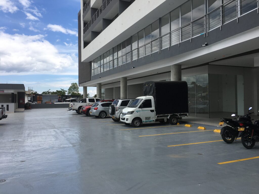 poliurea en estacionamiento